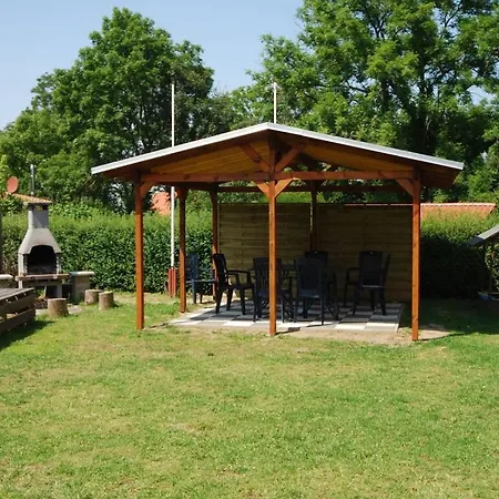 With 2 Bedrooms Zislow