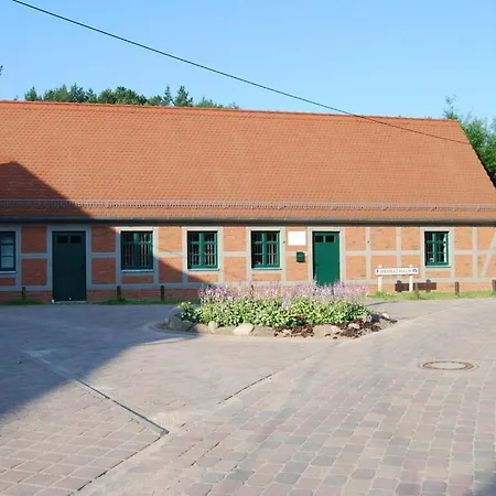 With 2 Bedrooms * Zislow